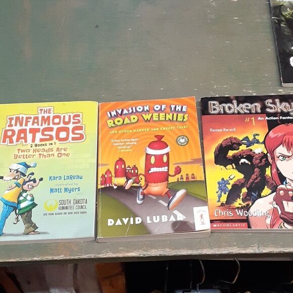 10 pc bundle of junior scholastic mystery books - Picture 4 of 5